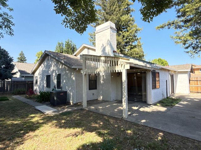 5 Rollingbrook Cir, Sacramento, CA 95833