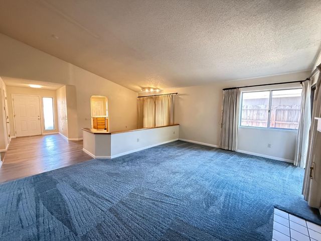 5 Rollingbrook Cir, Sacramento, CA 95833