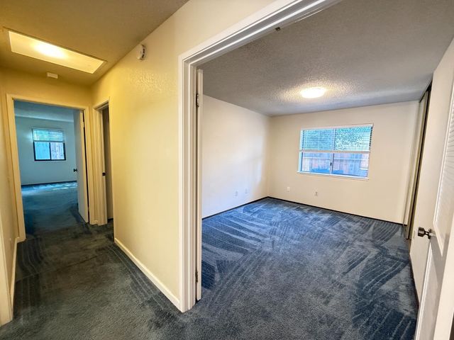 5 Rollingbrook Cir, Sacramento, CA 95833