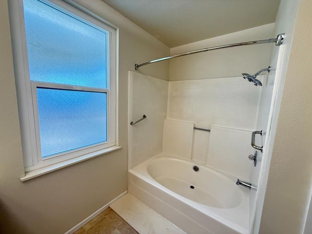 5 Rollingbrook Cir, Sacramento, CA 95833