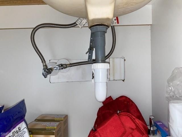 2727 Indianwood DR, North Fort Myers, FL 33917