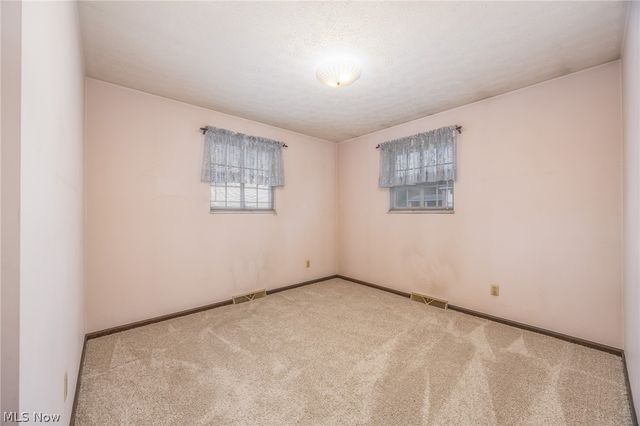 234 Woodlawn Avenue, Belpre, OH 45714