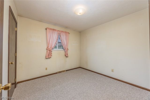 234 Woodlawn Avenue, Belpre, OH 45714