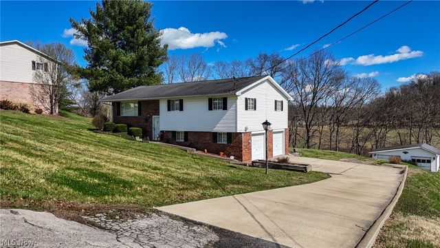234 Woodlawn Avenue, Belpre, OH 45714