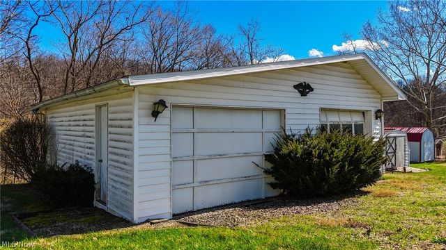 234 Woodlawn Avenue, Belpre, OH 45714
