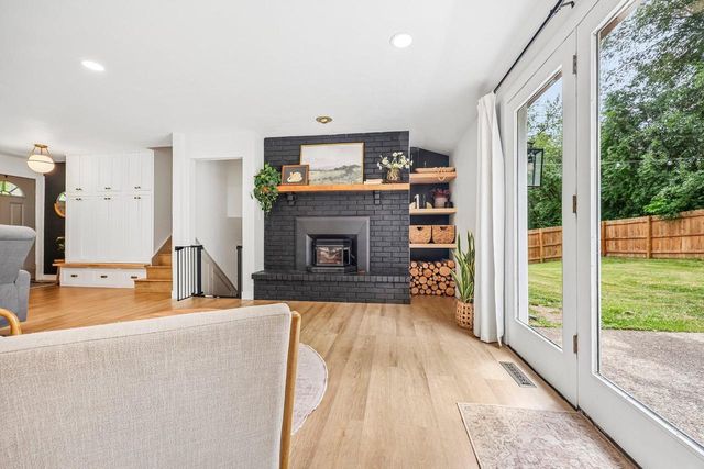 N52W37145 Juneau AVENUE, Oconomowoc, WI 53066
