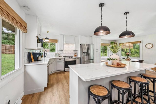N52W37145 Juneau AVENUE, Oconomowoc, WI 53066