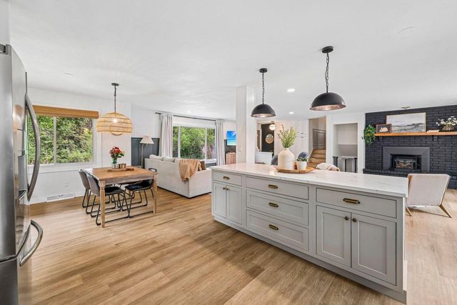 N52W37145 Juneau AVENUE, Oconomowoc, WI 53066