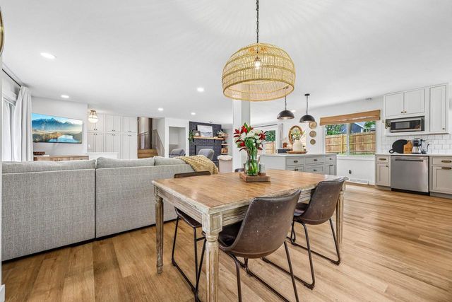 N52W37145 Juneau AVENUE, Oconomowoc, WI 53066
