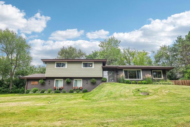 N52W37145 Juneau AVENUE, Oconomowoc, WI 53066