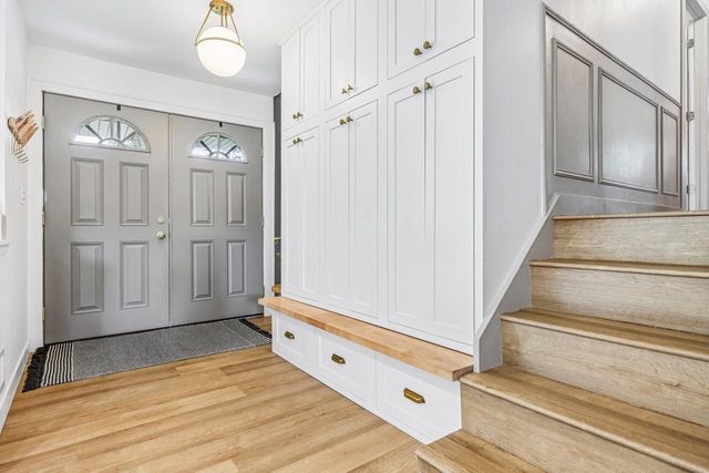 N52W37145 Juneau AVENUE, Oconomowoc, WI 53066