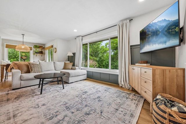 N52W37145 Juneau AVENUE, Oconomowoc, WI 53066