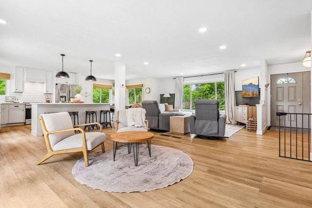 N52W37145 Juneau AVENUE, Oconomowoc, WI 53066