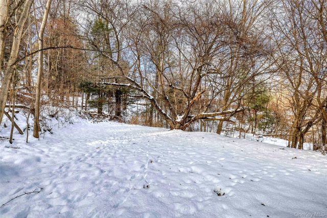 19 Nevins Street, Ulster Park, NY 12428