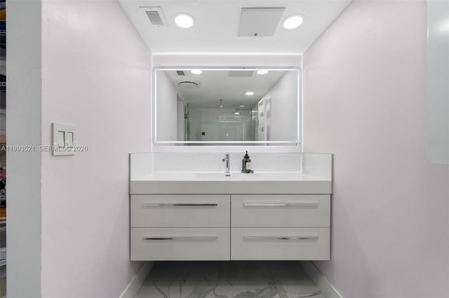 3000 S Ocean Drive 606, Hollywood, FL 33019