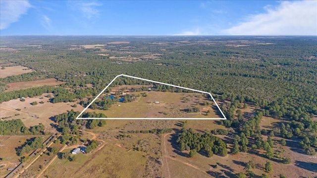 318 Grey Wolf LN, Bastrop, TX 78602
