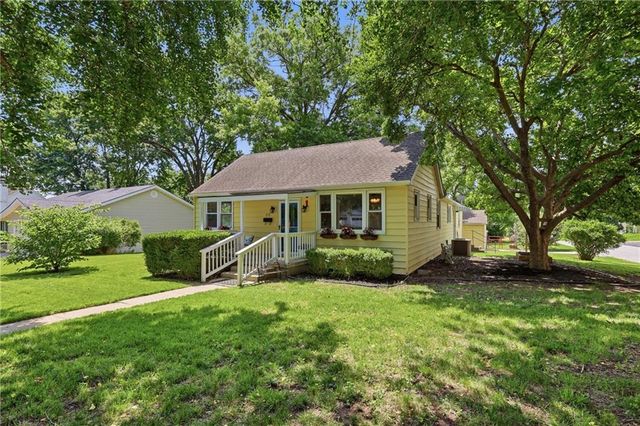 713 Pennsylvania Street, Leavenworth, KS 66048