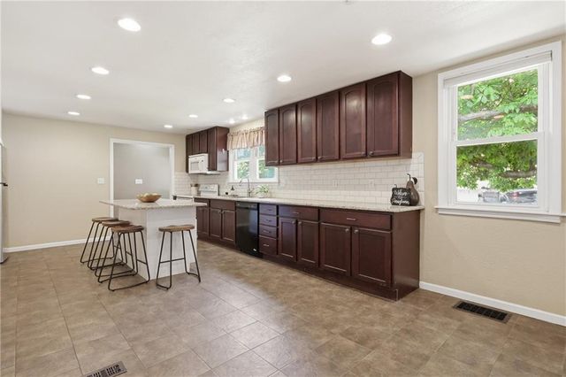 713 Pennsylvania Street, Leavenworth, KS 66048