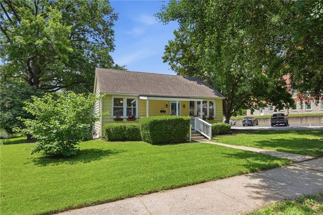 713 Pennsylvania Street, Leavenworth, KS 66048