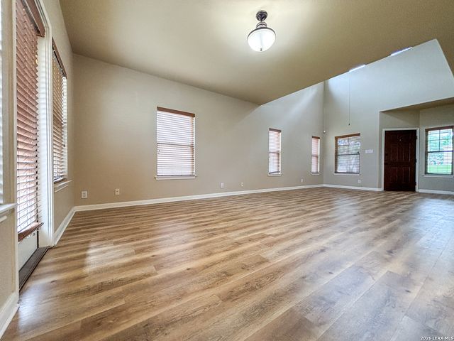 1908 Tanger, New Braunfels, TX 78130