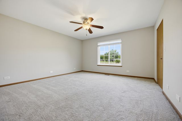 729 Fieldcrest Drive C, South Elgin, IL 60177