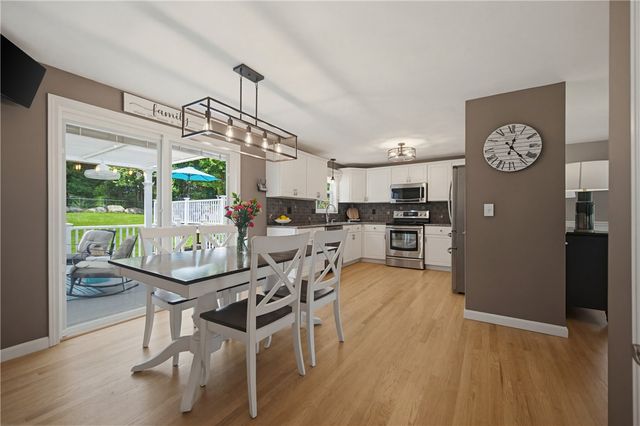 19 Oak Hill Drive, Johnston, RI 02919