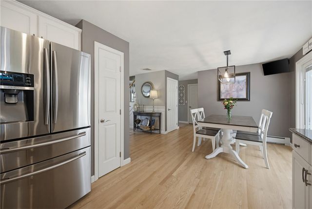19 Oak Hill Drive, Johnston, RI 02919