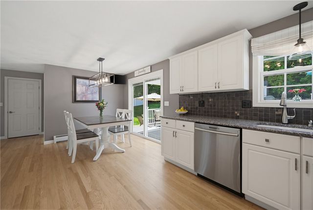 19 Oak Hill Drive, Johnston, RI 02919