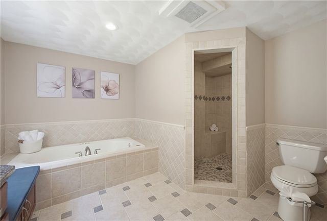 19 Oak Hill Drive, Johnston, RI 02919