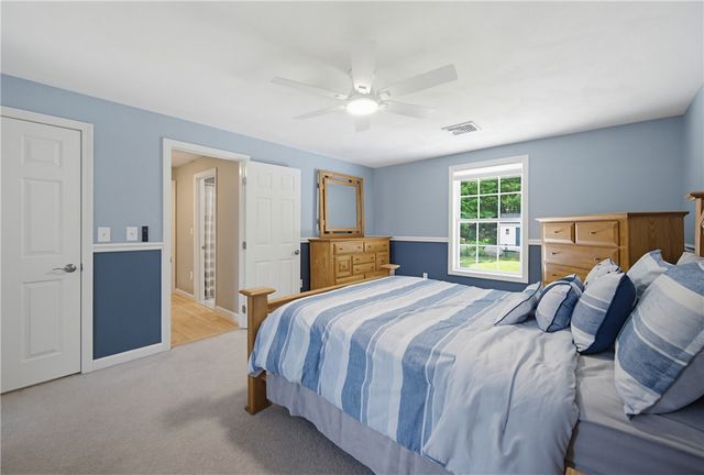19 Oak Hill Drive, Johnston, RI 02919