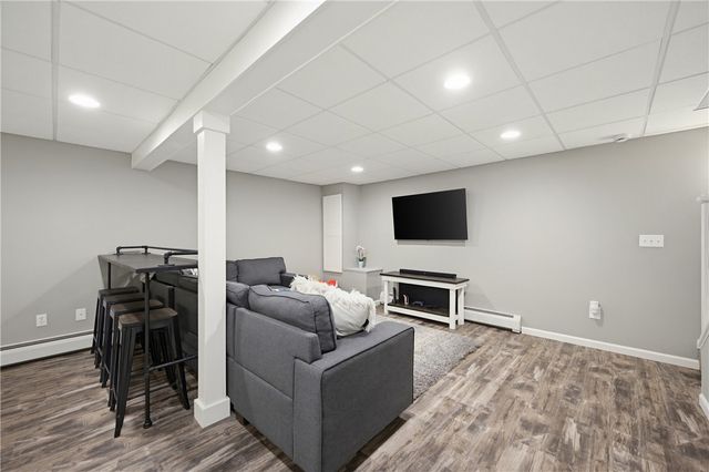 19 Oak Hill Drive, Johnston, RI 02919