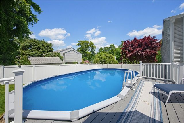 19 Oak Hill Drive, Johnston, RI 02919