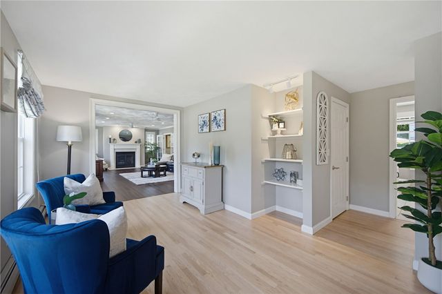 19 Oak Hill Drive, Johnston, RI 02919