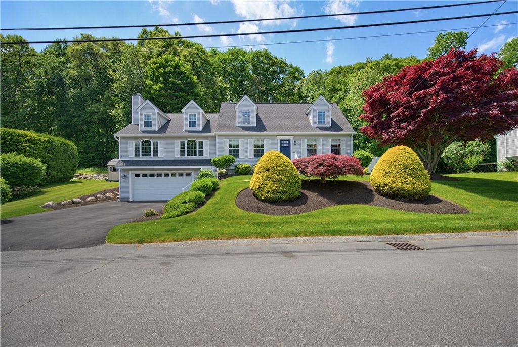 19 Oak Hill Drive, Johnston, RI 02919