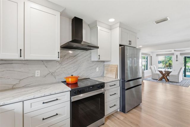 9571 SUN ISLE DRIVE NE, St Petersburg, FL 33702