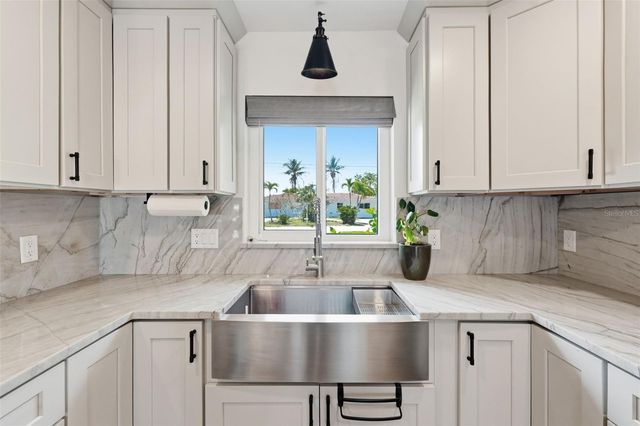 9571 SUN ISLE DRIVE NE, St Petersburg, FL 33702