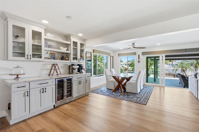 9571 SUN ISLE DRIVE NE, St Petersburg, FL 33702