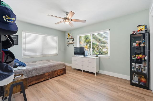 9571 SUN ISLE DRIVE NE, St Petersburg, FL 33702