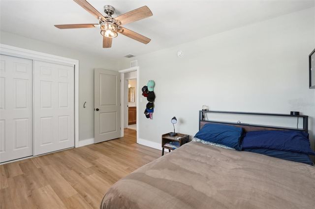 9571 SUN ISLE DRIVE NE, St Petersburg, FL 33702