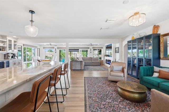 9571 SUN ISLE DRIVE NE, St Petersburg, FL 33702