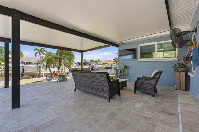 9571 SUN ISLE DRIVE NE, St Petersburg, FL 33702