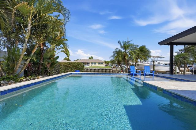 9571 SUN ISLE DRIVE NE, St Petersburg, FL 33702