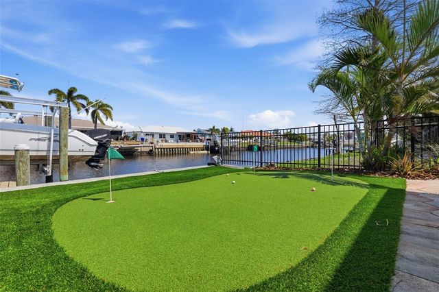 9571 SUN ISLE DRIVE NE, St Petersburg, FL 33702