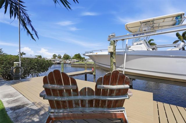 9571 SUN ISLE DRIVE NE, St Petersburg, FL 33702