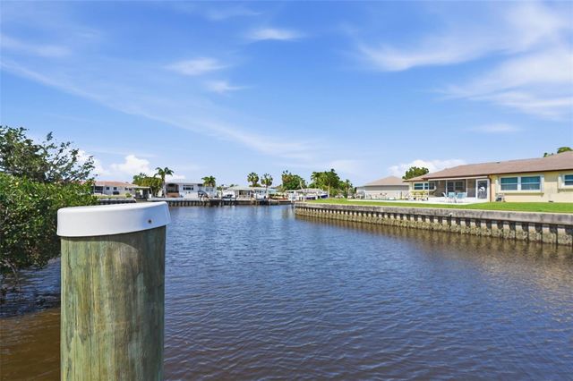 9571 SUN ISLE DRIVE NE, St Petersburg, FL 33702