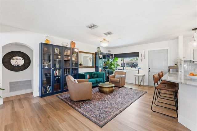 9571 SUN ISLE DRIVE NE, St Petersburg, FL 33702