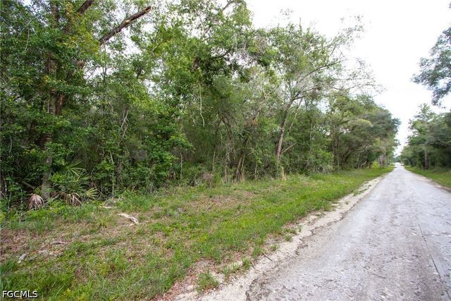 7398 Southeast AVE, Webster, FL 33597