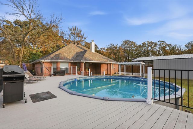 509 Forest Edge Street, Burleson, TX 76028