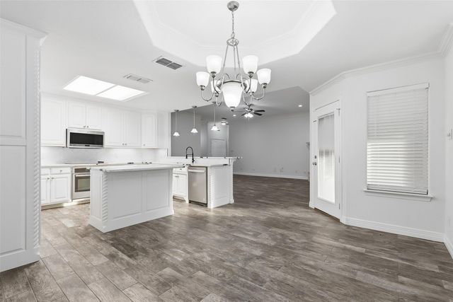 509 Forest Edge Street, Burleson, TX 76028