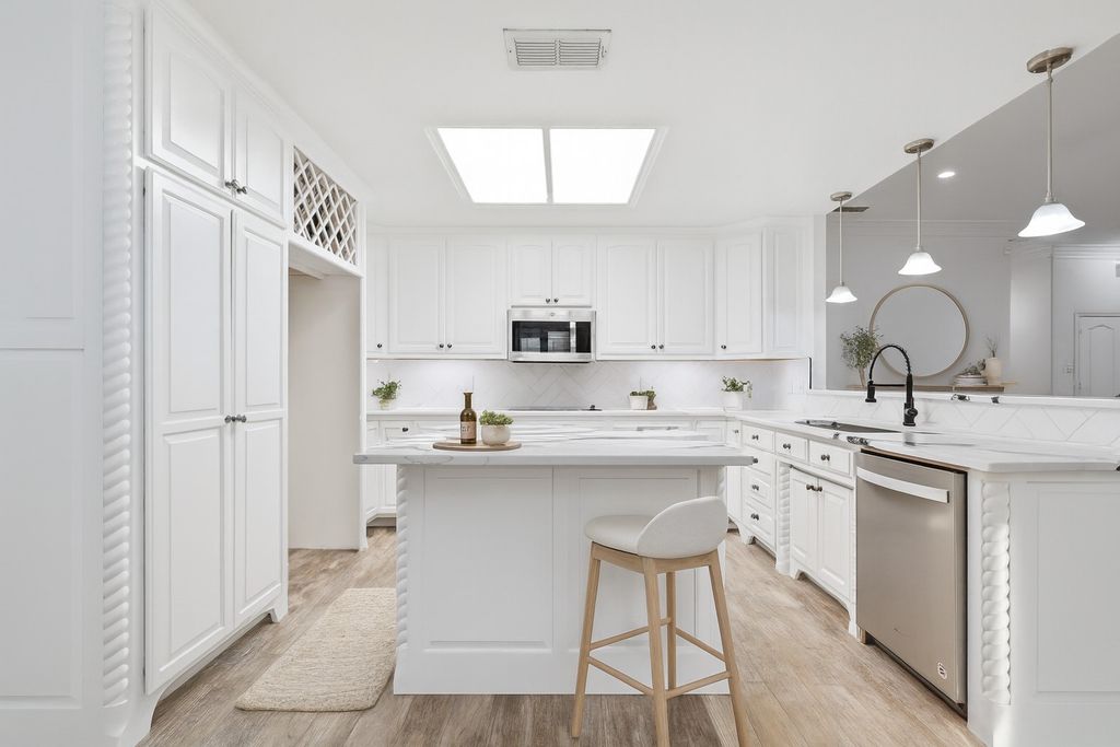 509 Forest Edge Street, Burleson, TX 76028